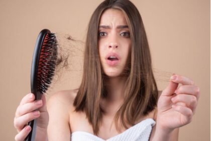 chica con perdida de cabello